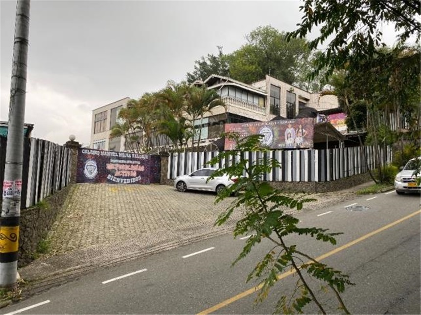 Edificio en venta en Loma El Atravesado, Envigado, 4556 m² · foto 21 de 22