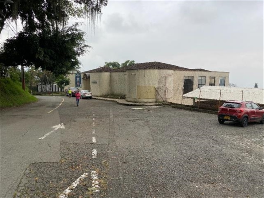 Edificio en venta en Loma El Atravesado, Envigado, 4556 m² · foto 22 de 22
