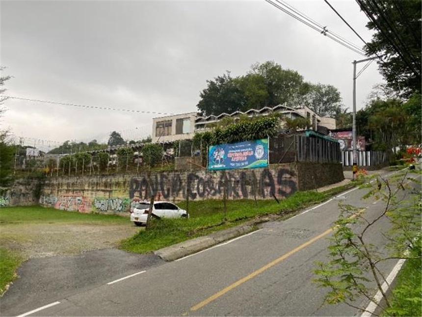 Edificio en venta en Loma El Atravesado, Envigado, 4556 m² · foto 12 de 22