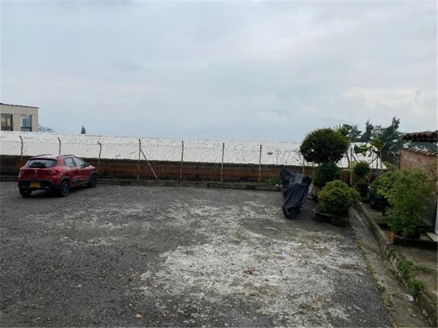 Edificio en venta en Loma El Atravesado, Envigado, 4556 m² · foto 16 de 22