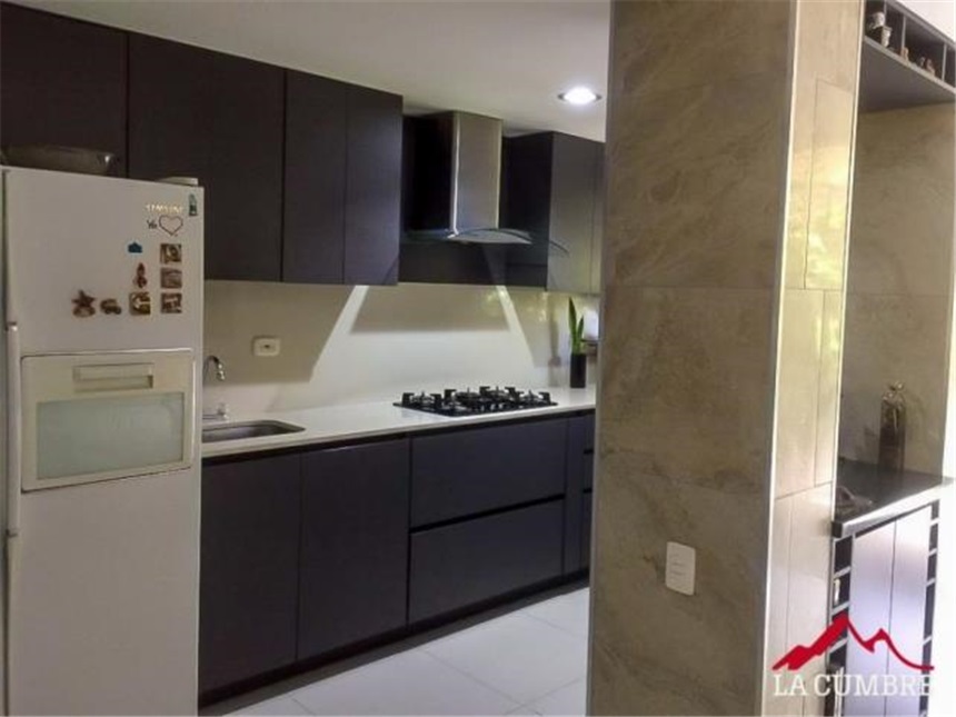 Casa de 3 alcobas en venta en Cumbres, Envigado, 165 m² · foto 4 de 9