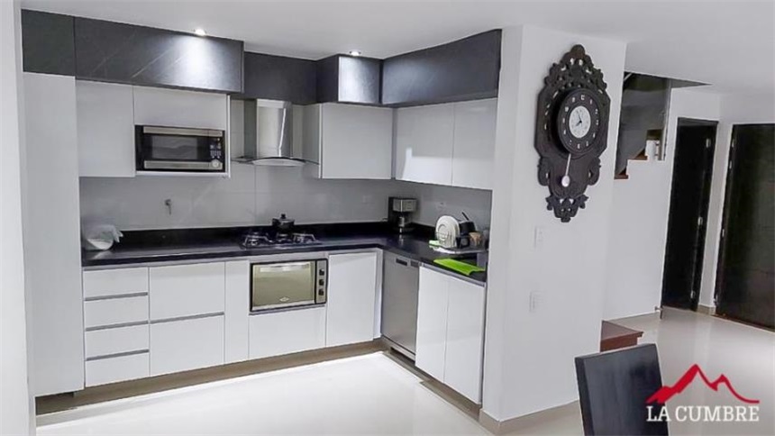 Casa de 3 alcobas en venta en Cumbres, Envigado, 188 m² · foto 6 de 11