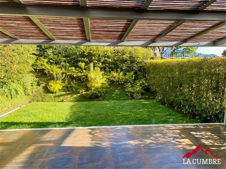 Casa de 4 alcobas en venta en San Lucas, Medellín, 246 m² · foto 3 de 19