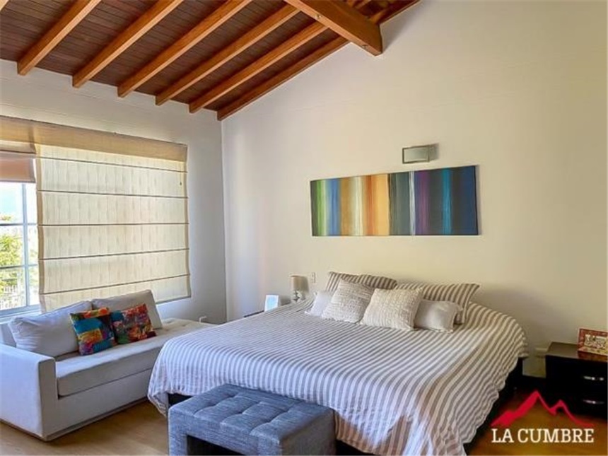 Casa de 4 alcobas en venta en San Lucas, Medellín, 246 m² · foto 16 de 19