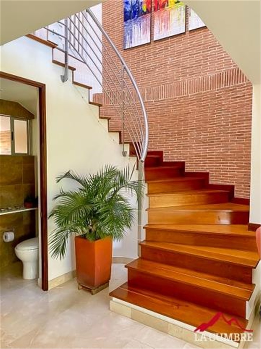 Casa de 4 alcobas en venta en San Lucas, Medellín, 246 m² · foto 11 de 19