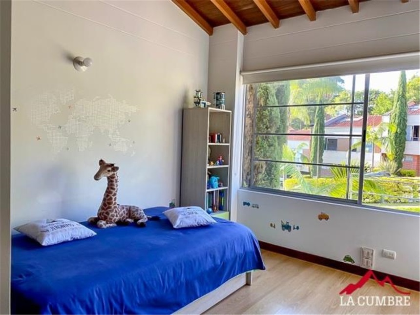 Casa de 4 alcobas en venta en San Lucas, Medellín, 246 m² · foto 14 de 19
