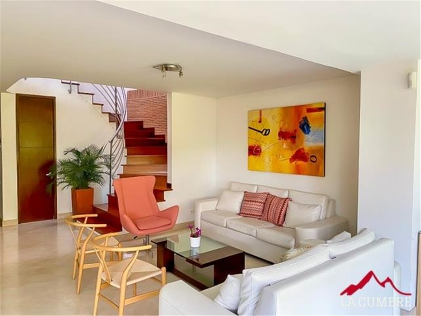 Casa de 4 alcobas en venta en San Lucas, Medellín, 246 m² · foto 4 de 19
