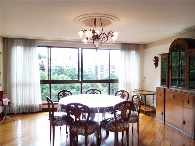 Apartamento de 3 alcobas en venta en El Diamante 2, Medellín, 340 m² · foto 2 de 19