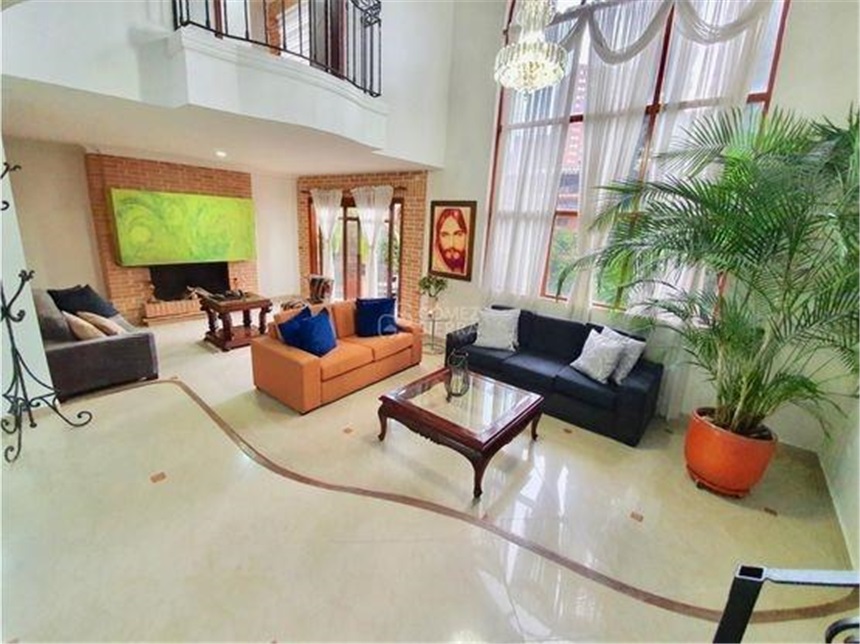 Casa de 5 alcobas en venta en Ub Cortijo De San Jose, Sabaneta, 354 m² · foto 2 de 23