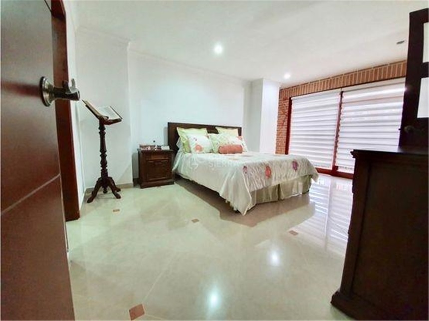 Casa de 5 alcobas en venta en Ub Cortijo De San Jose, Sabaneta, 354 m² · foto 12 de 23