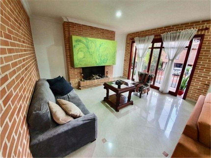 Casa de 5 alcobas en venta en Ub Cortijo De San Jose, Sabaneta, 354 m² · foto 5 de 23