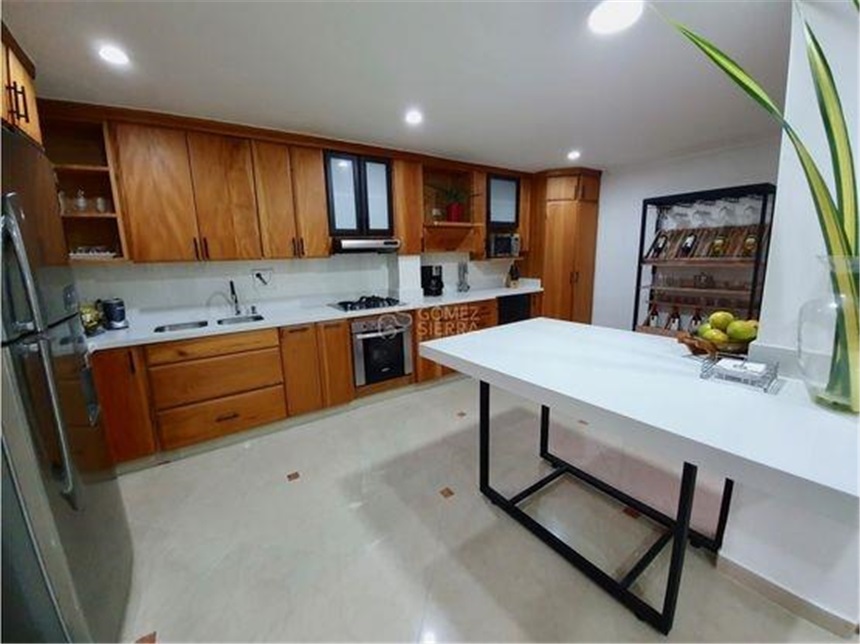 Casa de 5 alcobas en venta en Ub Cortijo De San Jose, Sabaneta, 354 m² · foto 7 de 23