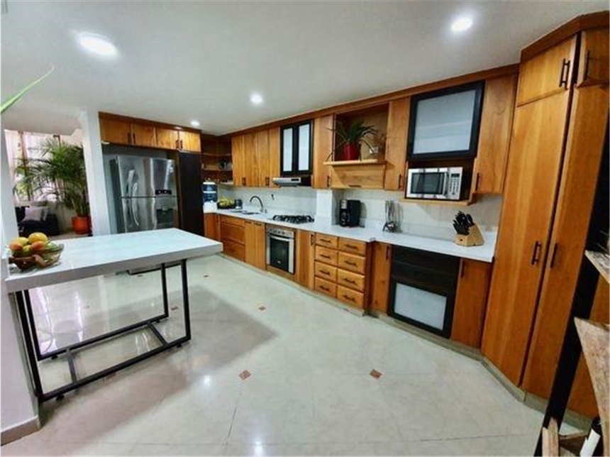 Casa de 5 alcobas en venta en Ub Cortijo De San Jose, Sabaneta, 354 m² · foto 6 de 23