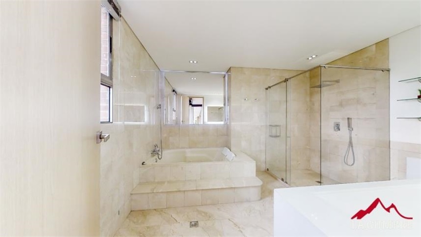 Apartamento de 4 alcobas en venta en El Poblado, Medellín, 400 m² · foto 16 de 24