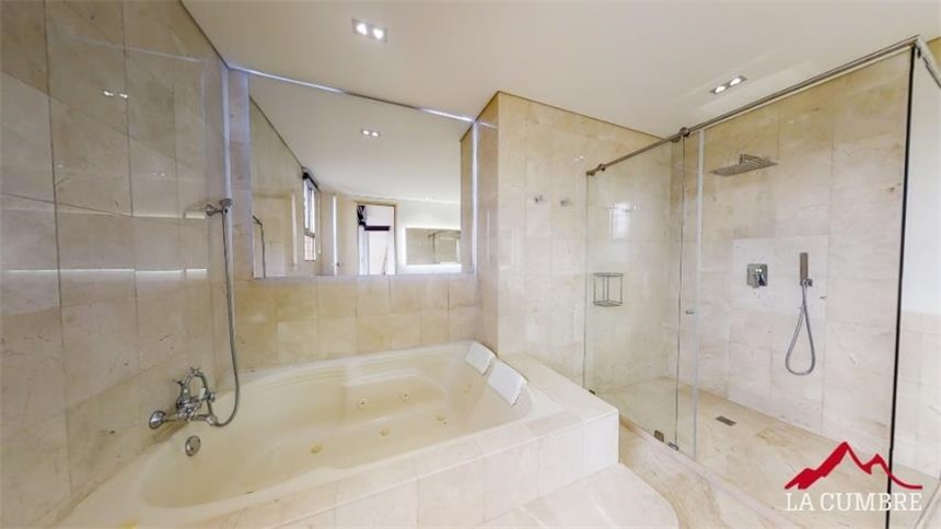 Apartamento de 4 alcobas en venta en El Poblado, Medellín, 400 m² · foto 17 de 24