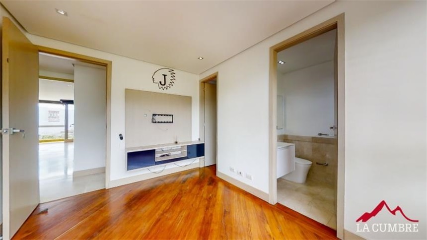 Apartamento de 4 alcobas en venta en El Poblado, Medellín, 400 m² · foto 23 de 24