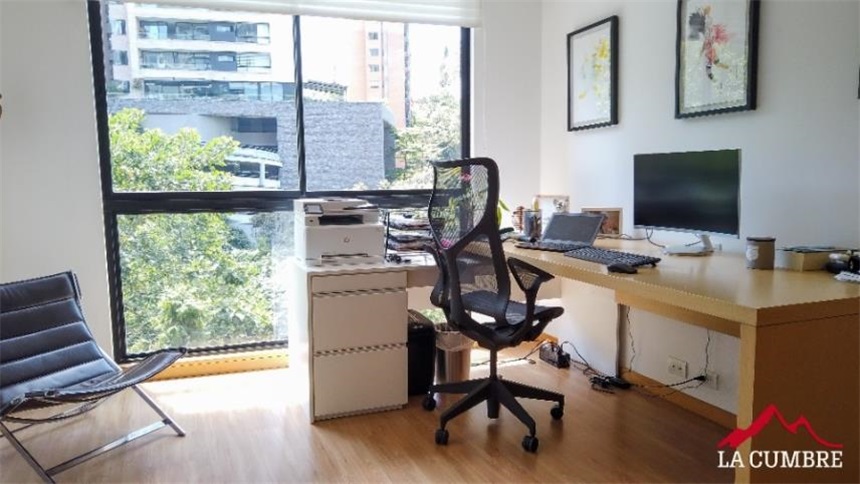 Apartamento de 3 alcobas en venta en El Diamante No. 2, Medellín, 196 m² · foto 19 de 22