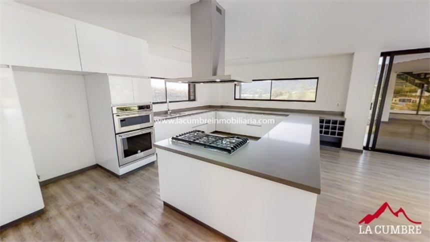 Casa de 3 alcobas en venta en Santa Catalina, Envigado, 360 m² · foto 5 de 18