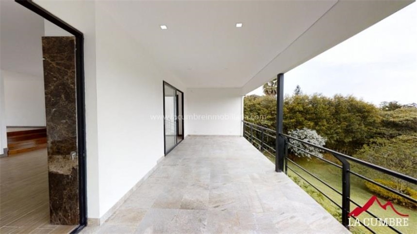Casa de 3 alcobas en venta en Llano Grande, Rionegro, 420 m² · foto 6 de 18