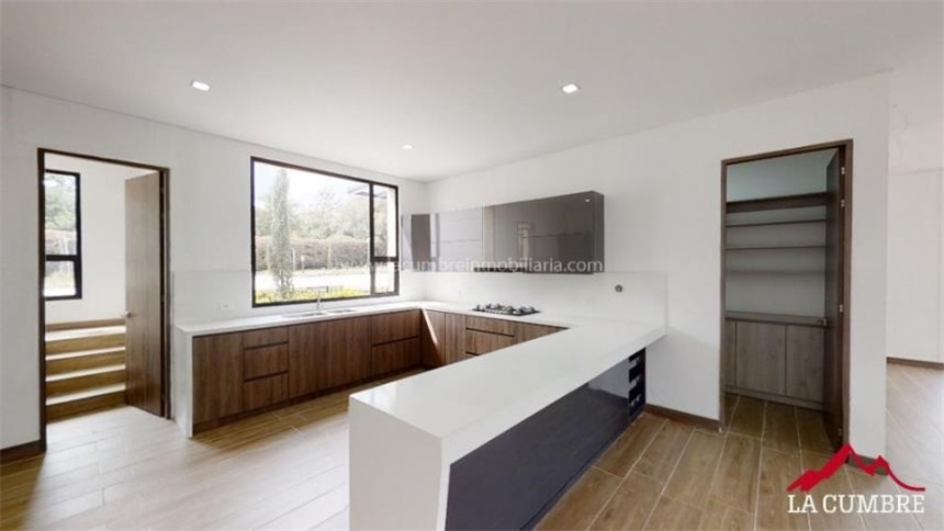 Casa de 3 alcobas en venta en Llano Grande, Rionegro, 420 m² · foto 9 de 18