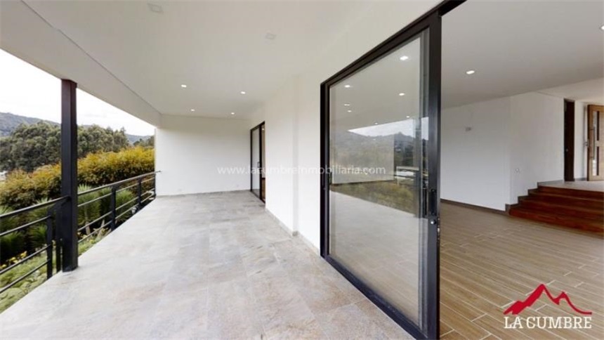 Casa de 3 alcobas en venta en Llano Grande, Rionegro, 420 m² · foto 3 de 18