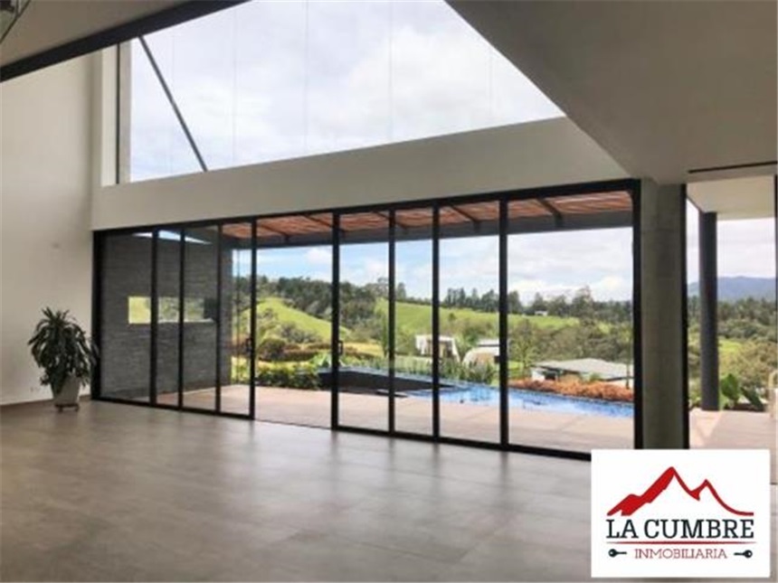 Casa de 4 alcobas en venta en Las Palmas, Envigado, 500 m² · foto 2 de 16