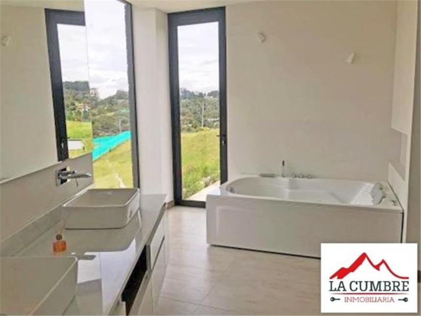 Casa de 4 alcobas en venta en Las Palmas, Envigado, 500 m² · foto 12 de 16
