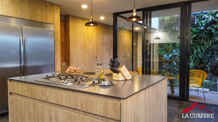 Casa de 6 alcobas en venta en Las Palmas, Envigado, 480 m² · foto 3 de 13
