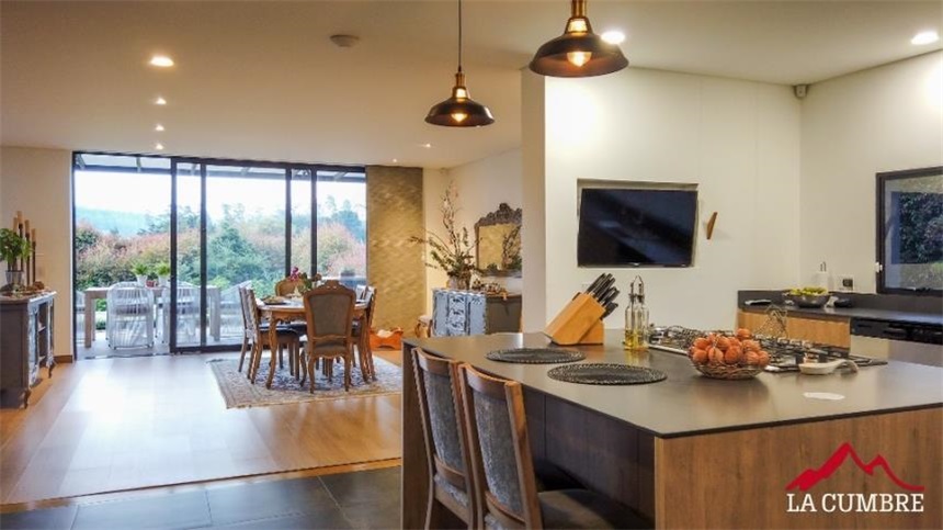 Casa de 6 alcobas en venta en Las Palmas, Envigado, 480 m² · foto 4 de 13