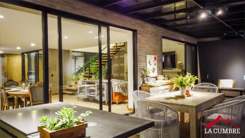 Casa de 6 alcobas en venta en Las Palmas, Envigado, 480 m² · foto 9 de 13