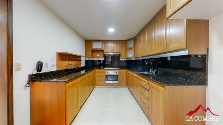 Apartamento de 3 alcobas en arriendo en Las Lomas, Medellín, 210 m² · foto 9 de 18
