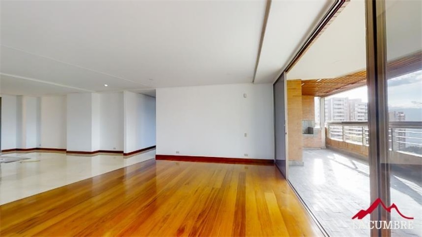 Apartamento de 3 alcobas en arriendo en Las Lomas, Medellín, 210 m² · foto 2 de 18