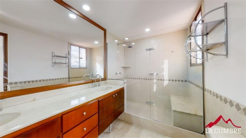 Apartamento de 3 alcobas en arriendo en Las Lomas, Medellín, 210 m² · foto 13 de 18
