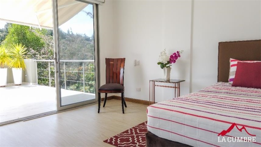 Casa de 3 alcobas en venta en Las Palmas, Envigado, 422 m² · foto 11 de 13
