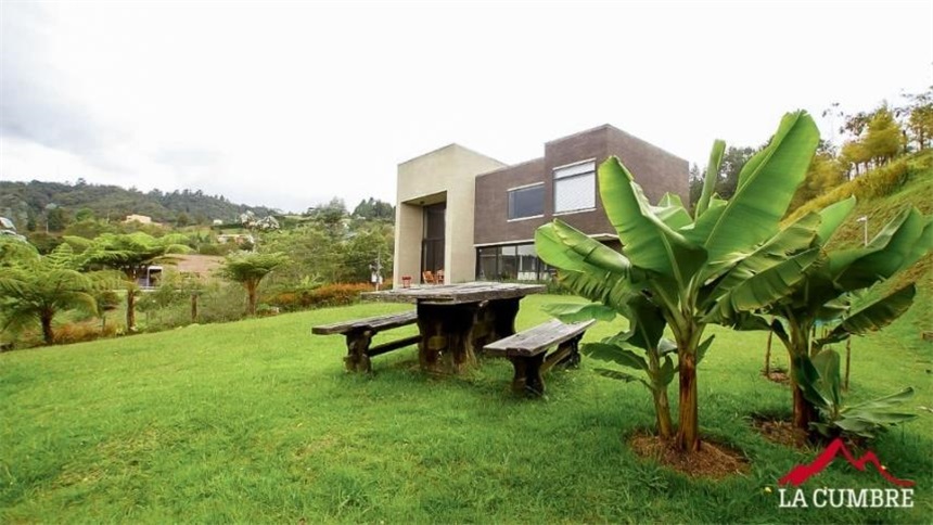 Casa de 4 alcobas en venta en Las Palmas, Envigado, 450 m² · foto 3 de 16