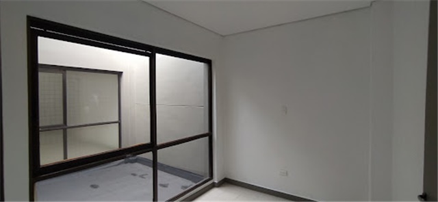 Oficina en arriendo en Suramericana, Medellín, 180 m² · foto 2 de 10