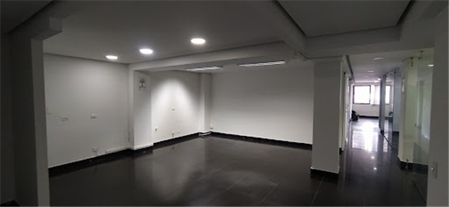 Oficina en arriendo en Suramericana, Medellín, 180 m² · foto 2 de 15