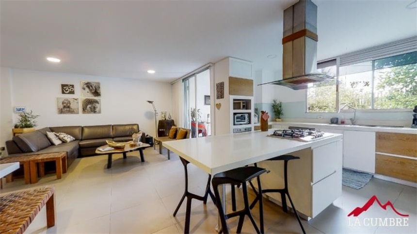Casa de 3 alcobas en venta en Loma El Atravesado, Medellín, 241 m² · foto 5 de 20