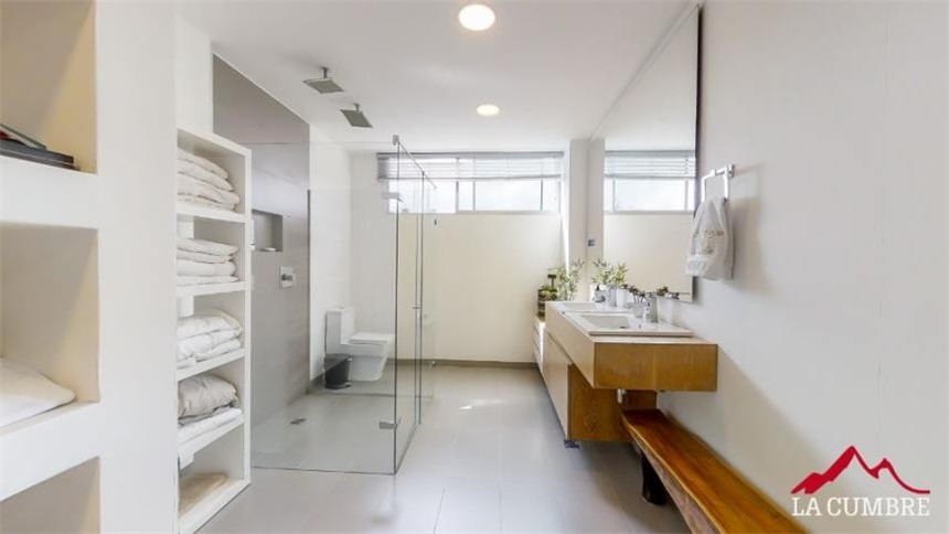 Casa de 3 alcobas en venta en Loma El Atravesado, Medellín, 241 m² · foto 20 de 20