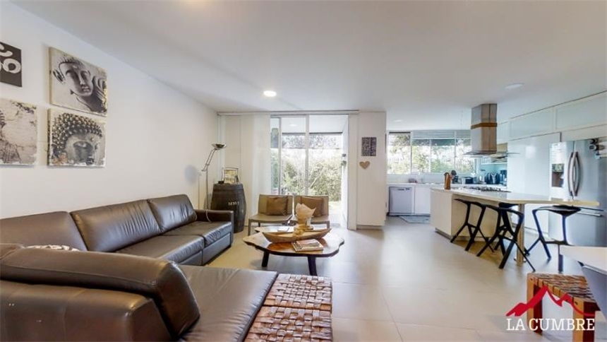 Casa de 3 alcobas en venta en Loma El Atravesado, Medellín, 241 m² · foto 2 de 20