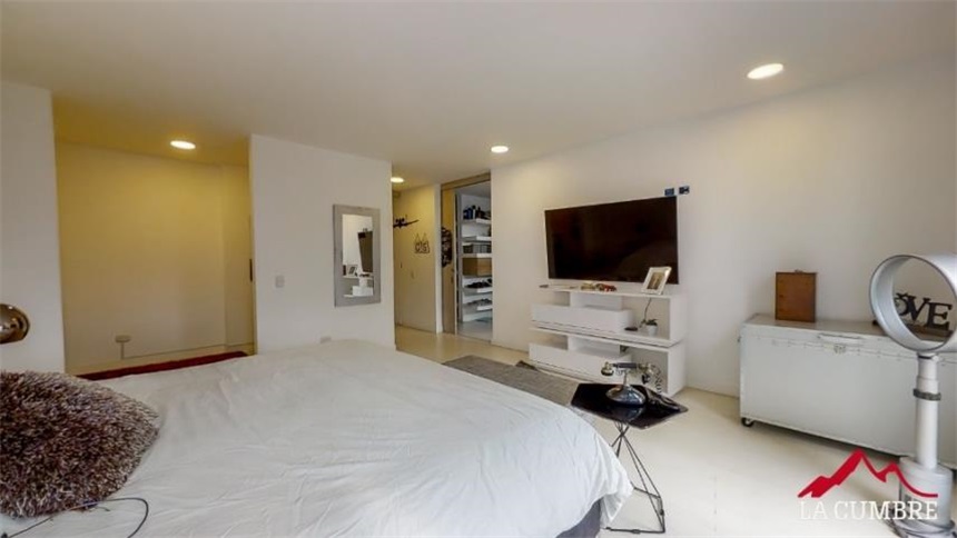 Casa de 3 alcobas en venta en Loma El Atravesado, Medellín, 241 m² · foto 18 de 20