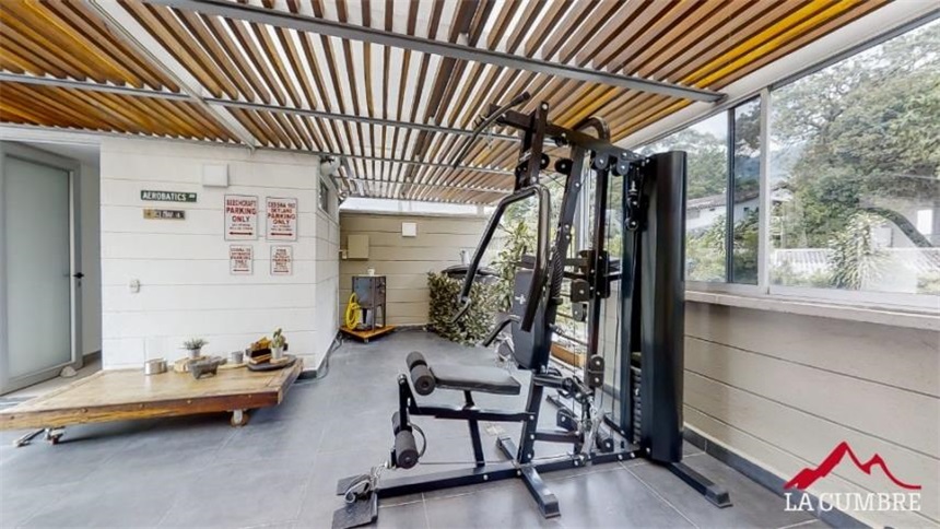 Casa de 3 alcobas en venta en Loma El Atravesado, Medellín, 241 m² · foto 12 de 20