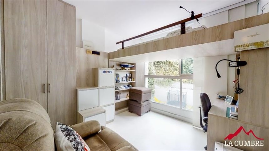 Casa de 3 alcobas en venta en Loma El Atravesado, Medellín, 241 m² · foto 15 de 20