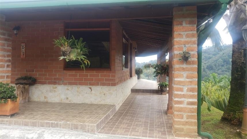 Casa de 4 alcobas en venta en La Playita, La Estrella, 311 m² · foto 11 de 24