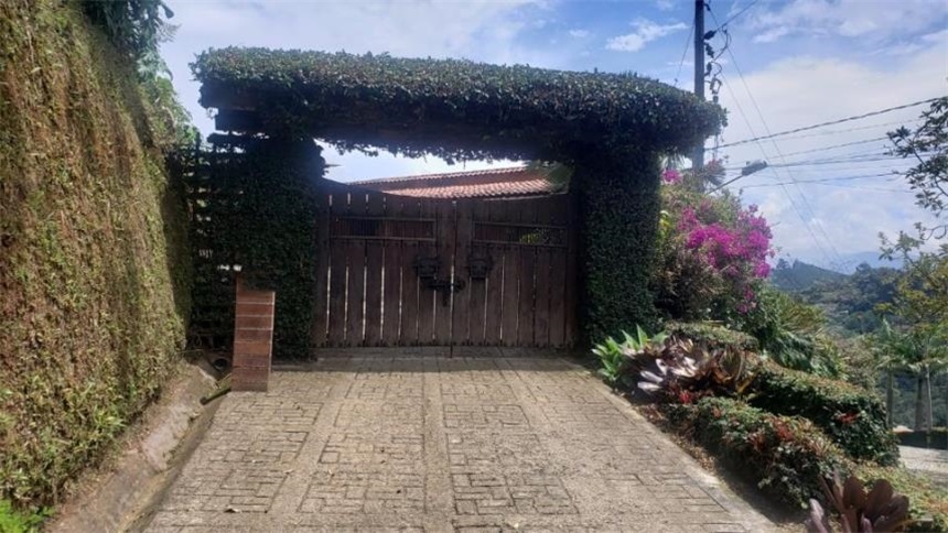 Casa de 4 alcobas en venta en La Playita, La Estrella, 311 m² · foto 6 de 24