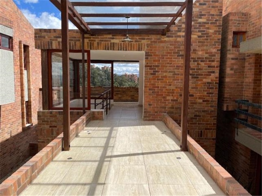 Casa en venta en Bosques Del Marques, Bogotá · foto 2 de 24