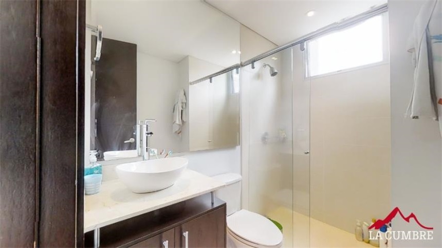 Apartamento de 3 alcobas en venta en El Tesoro, Medellín, 220 m² · foto 15 de 17