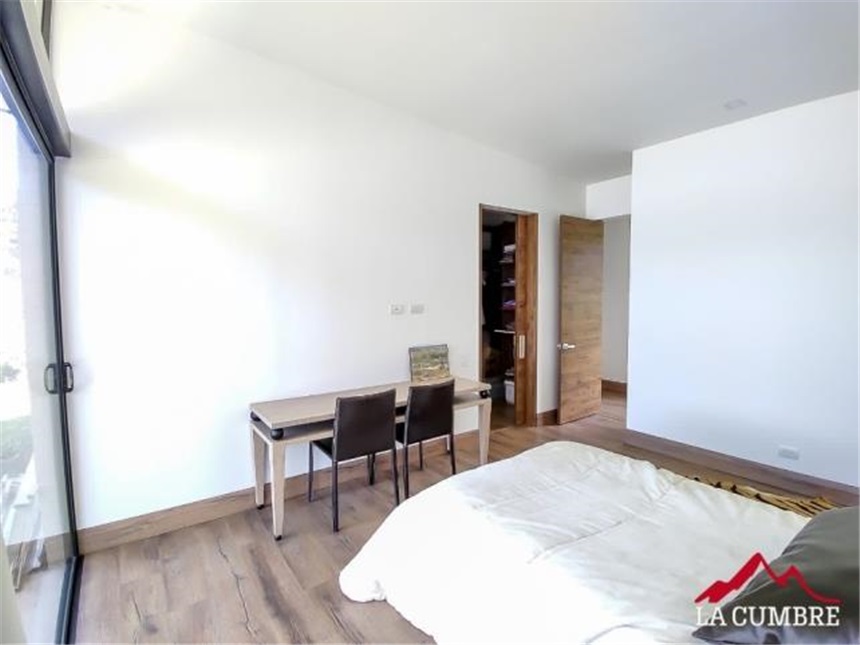 Casa de 3 alcobas en venta en Las Palmas, Envigado, 391 m² · foto 12 de 16