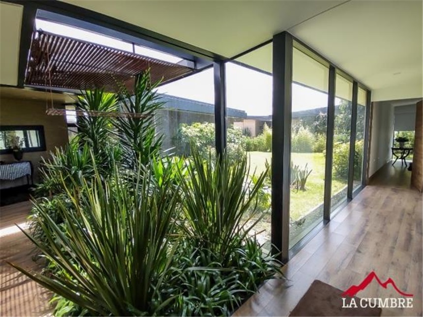 Casa de 3 alcobas en venta en Las Palmas, Envigado, 391 m² · foto 6 de 16