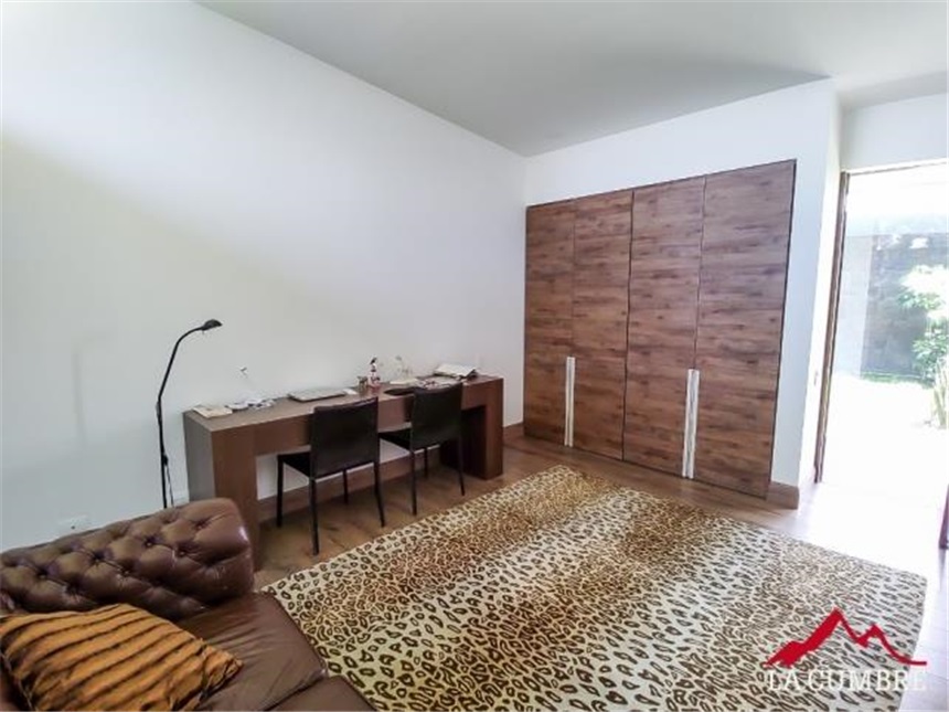 Casa de 3 alcobas en venta en Las Palmas, Envigado, 391 m² · foto 9 de 16